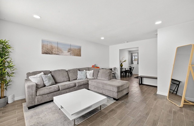 Modern South Tampa Retreat Near Beaches, Dining & Airport
