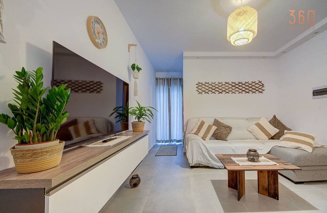 Modern & Spacious 2BR Apt with Balconies in Msida