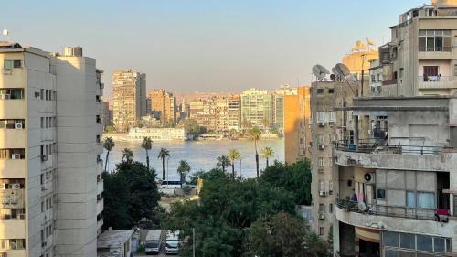 Modern & Spacious Nile View Apartment in Dokki