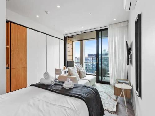 Modern Studio in Wynyard Quarter by Zodiak Stays