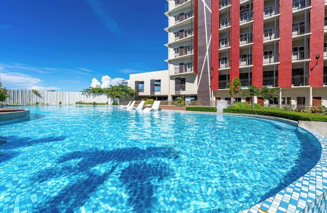 Modern Studio Poolside Balcony Near Mactan Airport