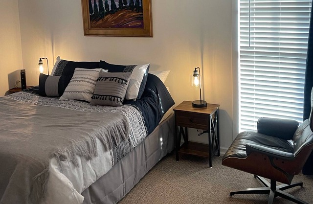 Modern Style 1 Bedroom, 1 Bathroom Apartment