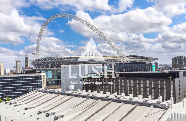 Modern, Stylish 2bedroom & 2 Bath PENTHOUSE Apartment next to Wembley Stadium!