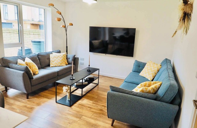Modern & Stylish 3 Bedoom Home in Taunton