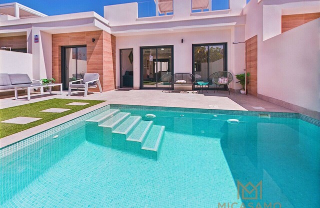 Modern Three-Bedroom Villa in Dolores de Pacheco