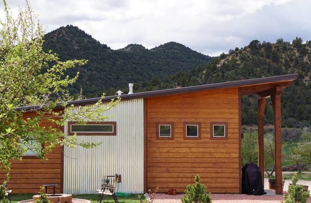 Modern Tiny House in Apple Orchard w/Mountain View! Between Zion and Bryce