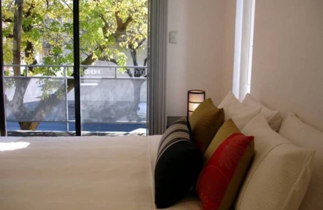 Modern townhouse in Adelaide City