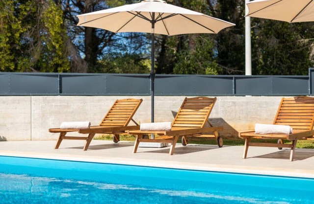 Modern villa Eva with pool and 2 bedrooms in Tar