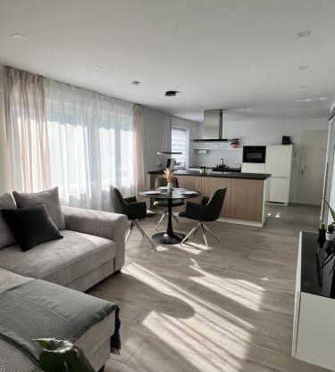 Moderne 2-Zimmer-Wohnung - Küche - Balkon - Wifi