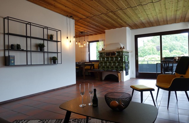 Moderne Ferienwohnung mit Balkon für bis zu 6 Personen