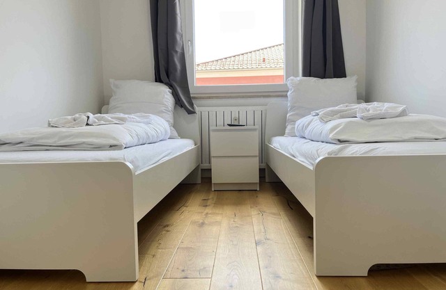 Moderne Monteurwohnung mit Balkon