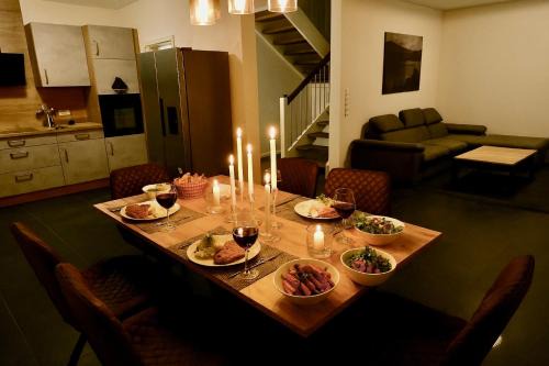 Modernes Ferienhaus bei Lüneburg Terrasse, Grill & Garten für 6 Gäste