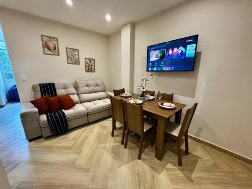 Moderno 2 Quartos na Gloria AS232-402