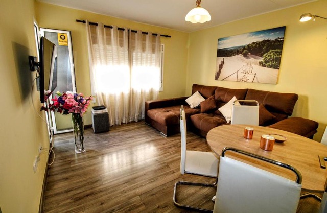 MODERNO APARTAMENTO MUY CERCA DE BARCELONA