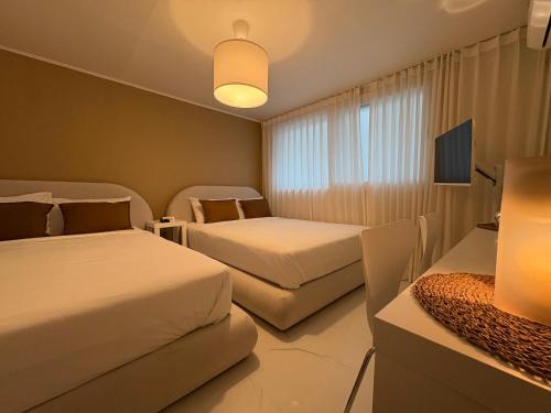 ModernStay HONGDAE#Mangwon local market 10mins, Hongdae, Hanriver park 10min,Family, a licensed accommodation