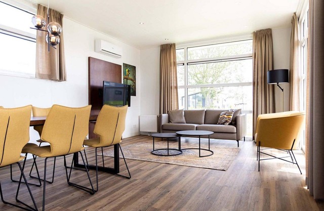 ✓ Module Special at Parc de IJsselhoeve ✓ Holiday home for 6 persons ✓ Located in Nieuwerkerk aan den IJssel (Zuid-Holland) ✓ Holiday park next to the IJssel ✓ Book directly through the park