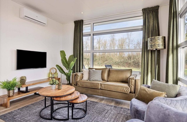 ✓ Module Special at Parc de IJsselhoeve ✓ Holiday home for 4 persons ✓ Located in Nieuwerkerk aan den IJssel (Zuid-Holland) ✓ Holiday park next to the IJssel ✓ Book directly through the park