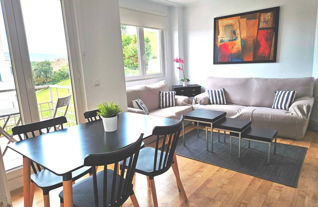 Mogro: Apartment 3 rooms beachfront