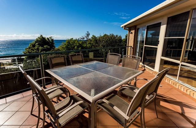 Mollymook Beach House - Amazing views and unlimited WIFI
