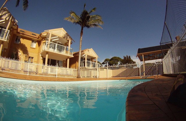 Mollymook Sands - Unit 14. Walk to cafes, shops and beach.