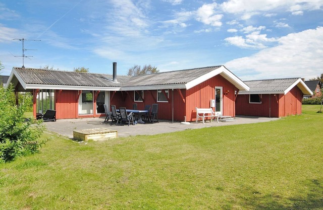 "Momme" - 500m from the sea by Interhome