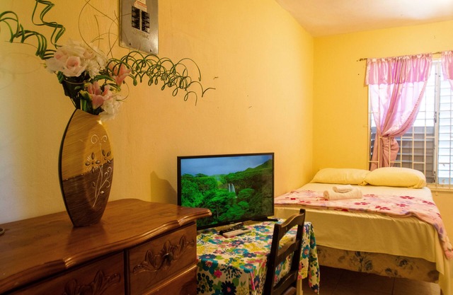 Mona Suites : Self-Contained Studio