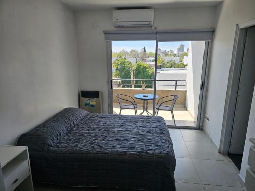 Monoambiente con Cochera Cubierta a 300m del Hospital Español y 15 cuadras del Estadio Único