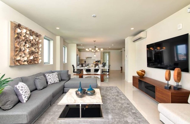 Montego Bay: Elegant Apt w/Stunning Sunset Views