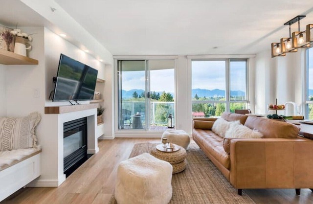 Monthly Furnished Rental: Luxuriously Cozy Kerrisdale Apartment- UBC/YVR/DT