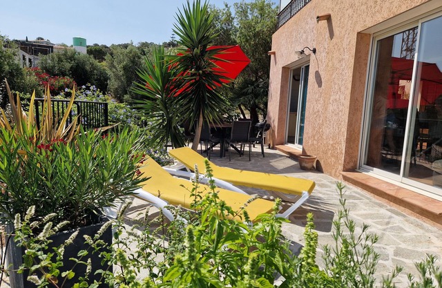 'Monticello', apartment in 4-star Arena Bianca villa, close to the sea, pool