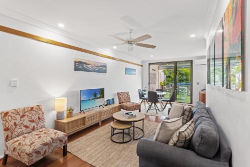 Montipora Unit 3 - In the heart of Airlie, wi-fi and Netflix