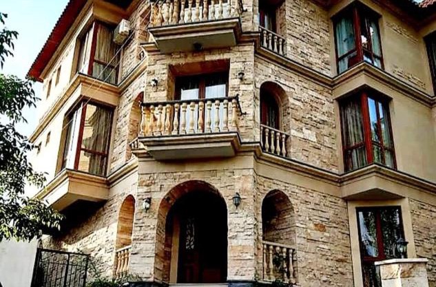 Monument Guesthouse