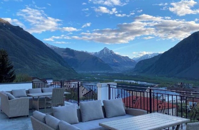 MOOD HOTEL KAZBEGI