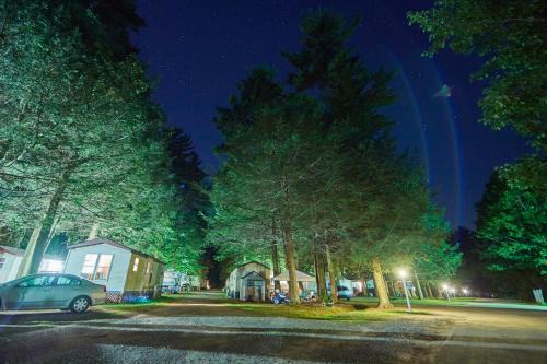 Moody Beach Camping Resort Cottage - Two Bedroom Deluxe