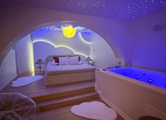 Moon Room, Nuit insolite - Ollioules Toulon Var