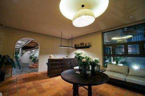 MOONLIGHT Homestay & Hotel