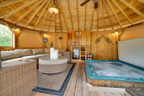 Moose Lodge Cabin with Entertainment Gazebo!