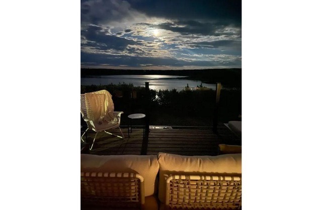 MooseHaven Lake house. Hot tub + Stunning views