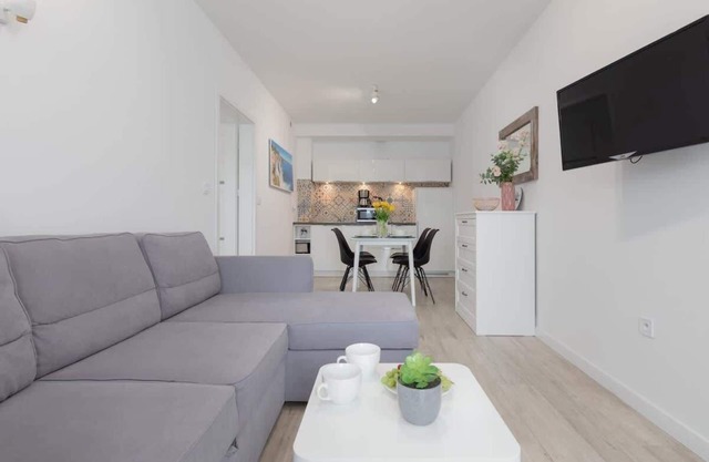 Morska 5 | Light Grey Apartment | Close to Beach