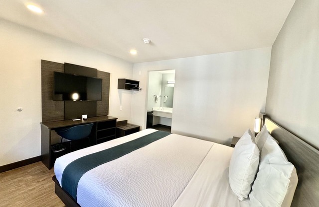 Motel 6 Bellflower, CA - Los Angeles