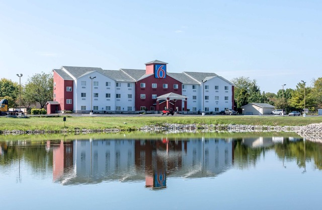 Motel 6 Indianapolis, IN - Southport