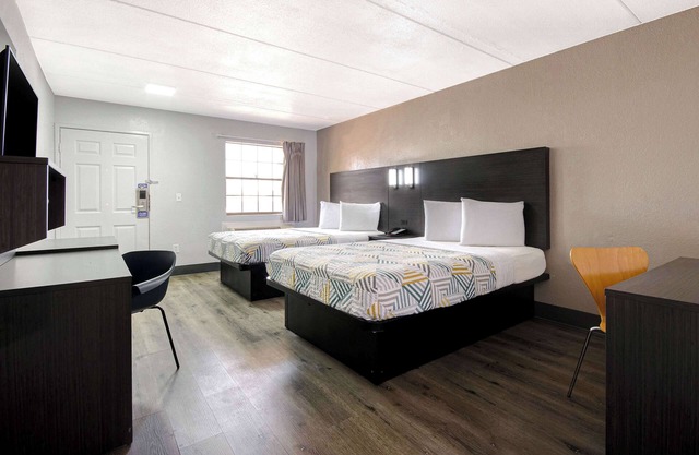Motel 6 San Antonio, TX - Northwest Medical Center