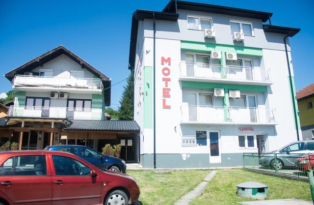Motel Aura