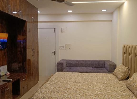 Moti Nagar, DLF Capital Greens