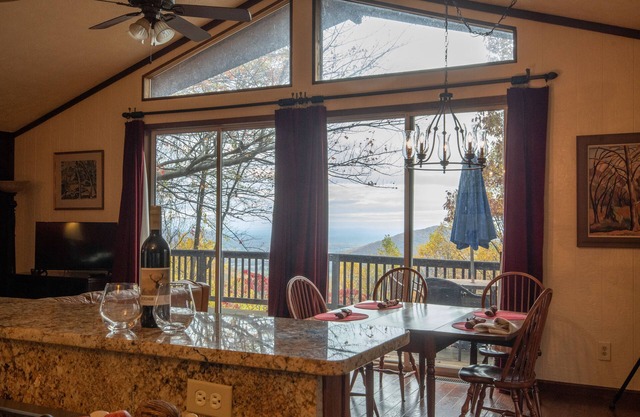 Mountain cabin by Shenandoah National Park