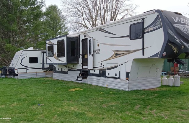 Mountain Camper by Falls Creek Falls State Park,13 miles from historic Pikeville