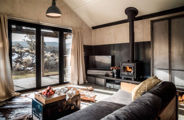*MOUNTAIN ESCAPE * Pets Welcome * LUXURY SECLUSION