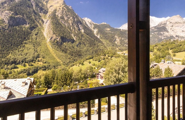 MOUNTAIN HOLIDAYS Roomy & Comfy Panoramic Apt x5