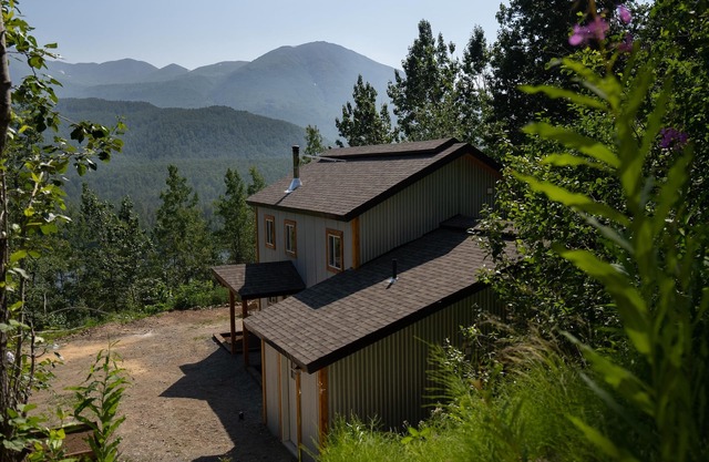 Mountain House Amazing view of Matanuska Peak