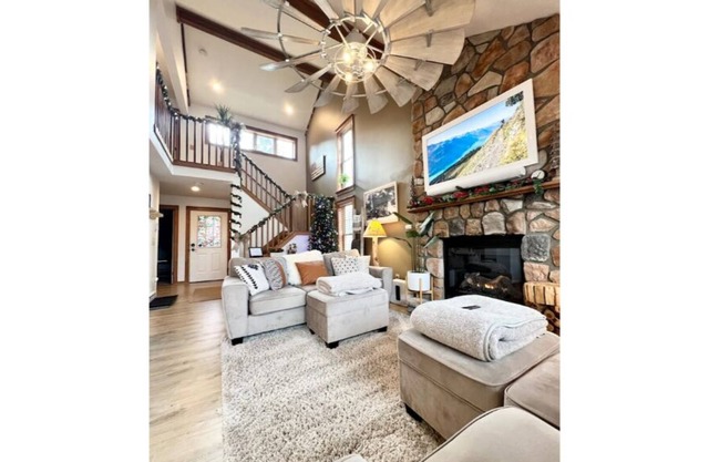 Mountain Lodge at Camelback-*New Listing*